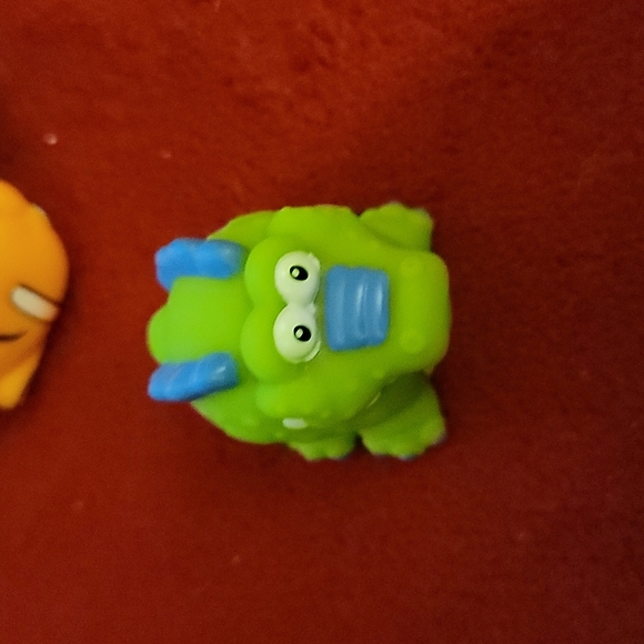 Set of 12 Squreze Toys - Picture 5 of 13